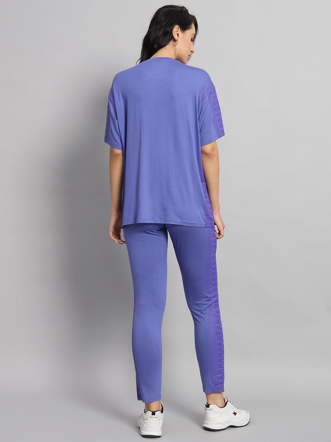 Lavender snakeskin detailed athletic set